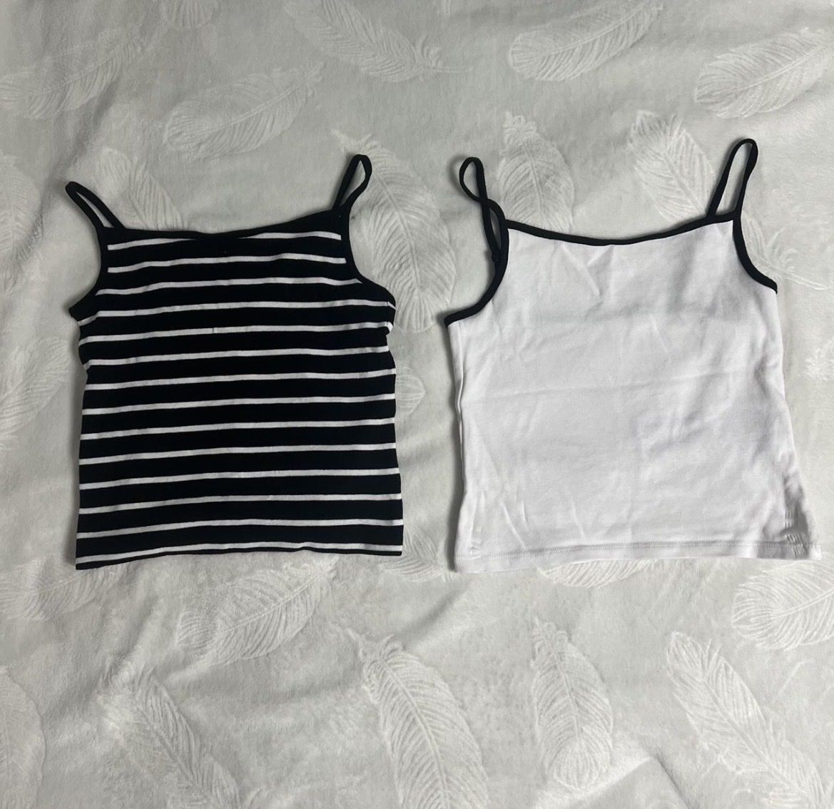 Top: black and white tops – Nuovo (secondo la descrizione) da St. Margrethen SG venduto da swiss_secondhand
