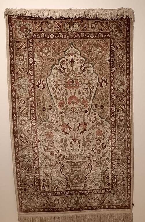 Tapis: Hereke- Seidenteppich  – D'occasion à Zuckenriet par Delta31