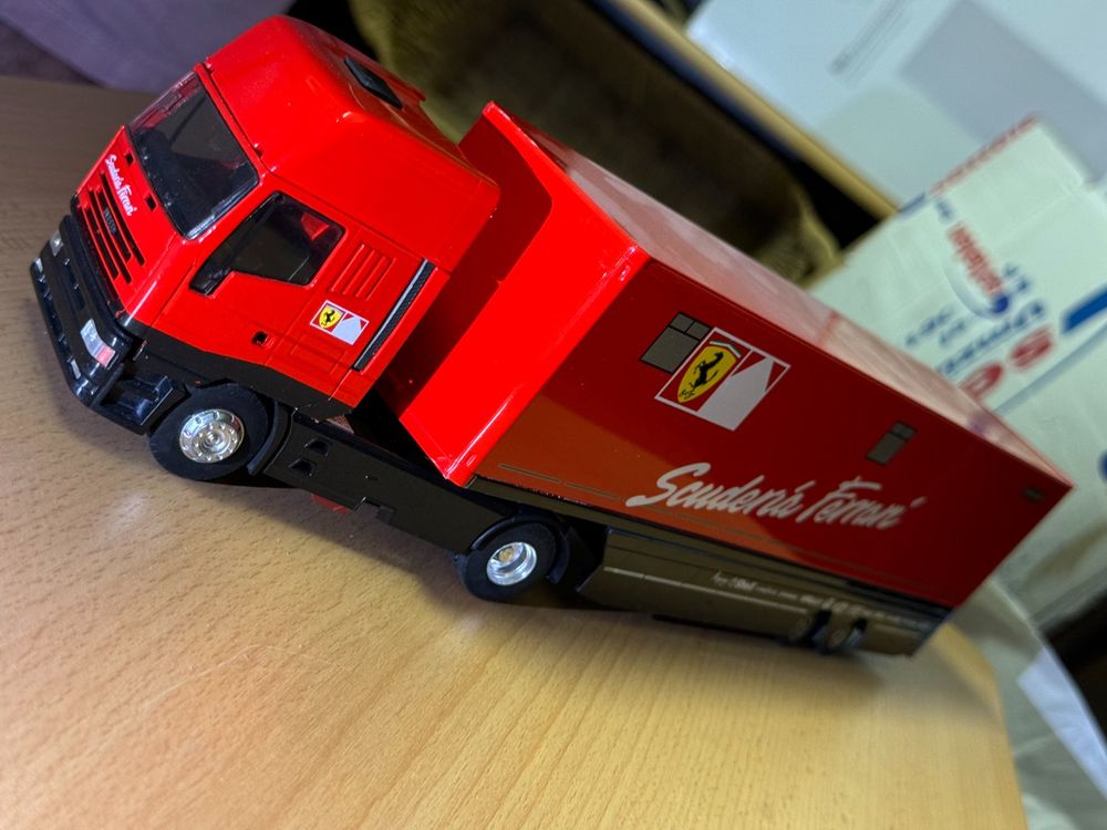 Eligor 1/43 - Ferrari IVECO Stralis 2005 - Bburago Gold - France