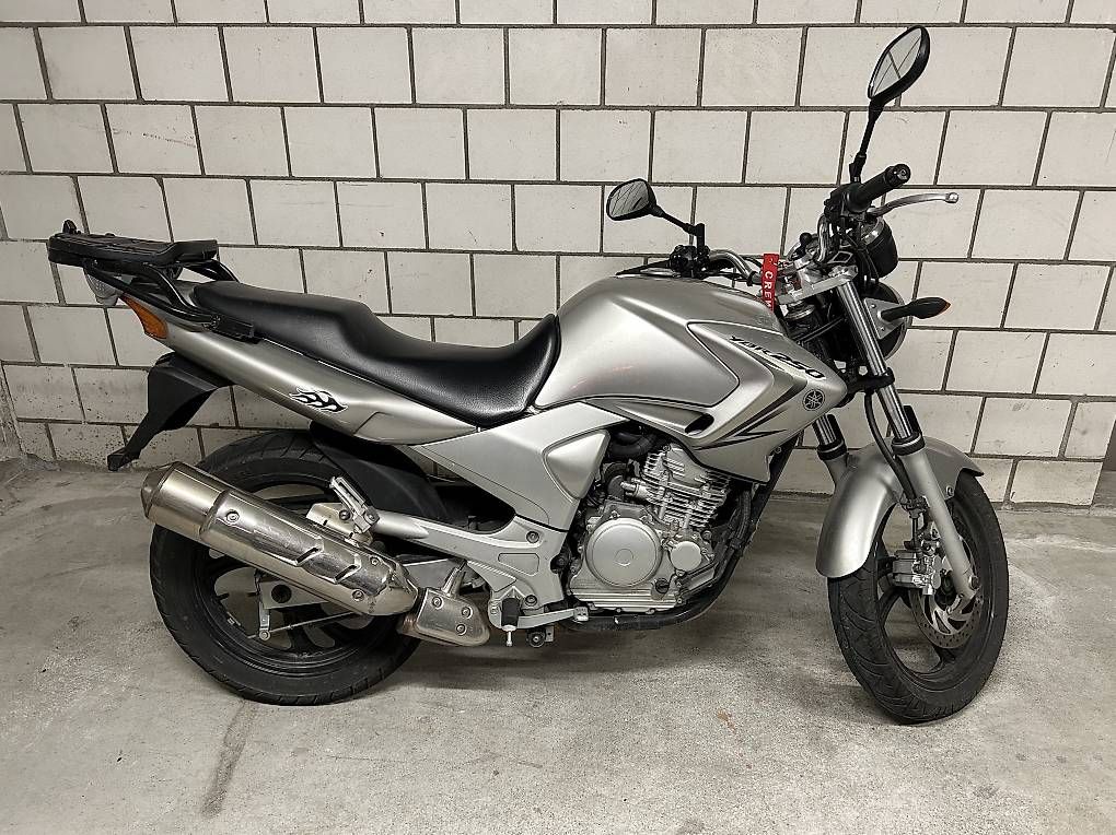 Yamaha Strada: Yamaha YBR 250 – Usato da Münsingen venduto da Biker51