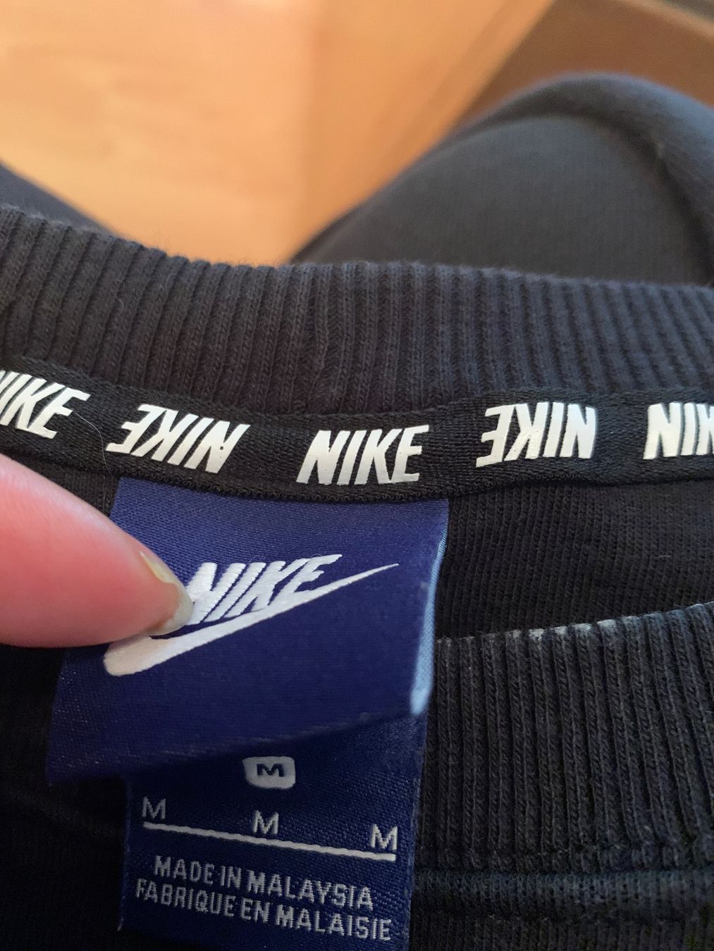 Nike Maglioni & Felpe: Joli pull noir Nike taille M – Usato da MEYRIN venduto da Gwendo10 2