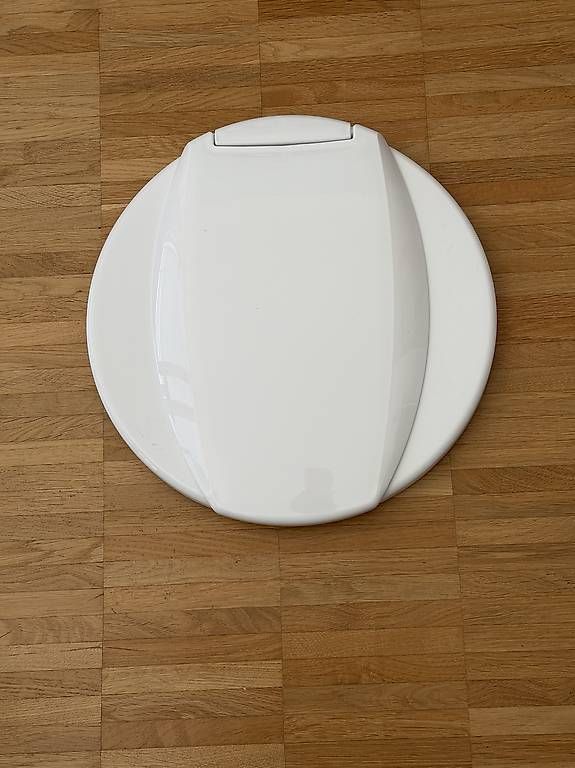 WC: Dometic Deckel für Toiletten – Gebraucht aus Holzhäusern ZG von mapasingue 3