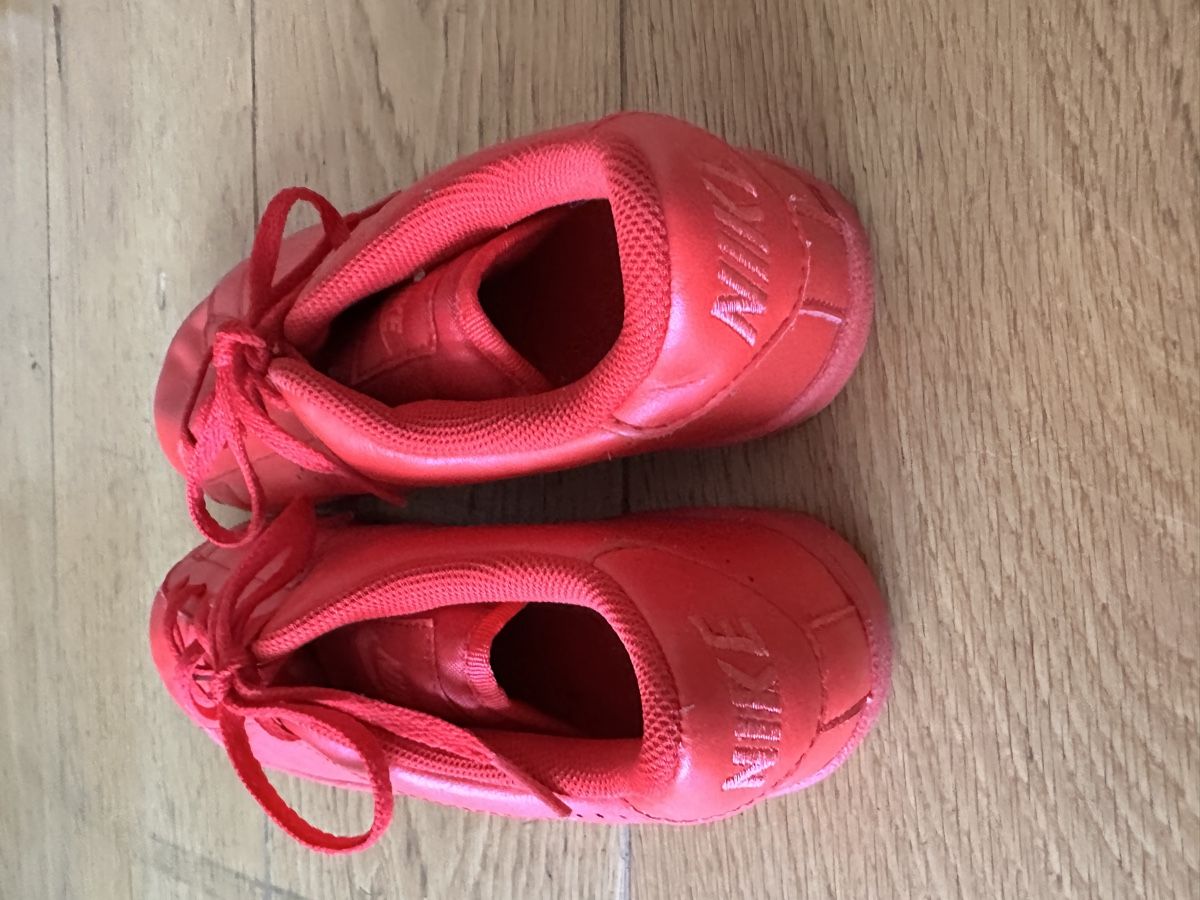 Nike Scarpe da donna: Rote Nike Sneaker, Grösse 38.5 - Top Zustand! – Usato da Basel venduto da boo_dc8c 2