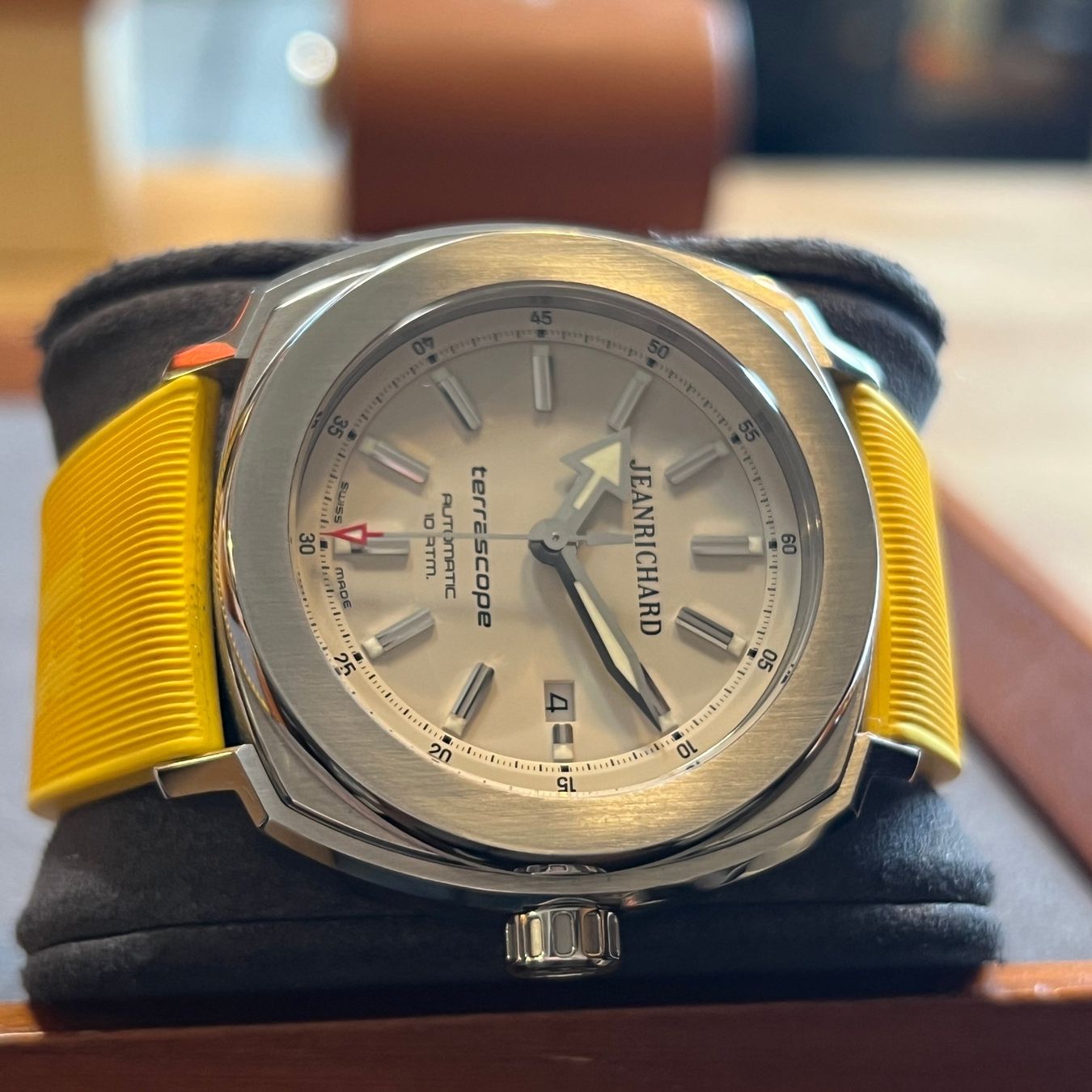 JeanRichard Uhren: JeanRichard Terrascope Silver Dial Automatic Date 60500 – Gebraucht aus Carouge GE von Watchaser 6