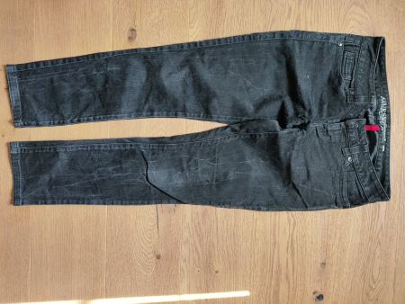 Guess frauenjeans Gr.US28 low rise-petit schwarz