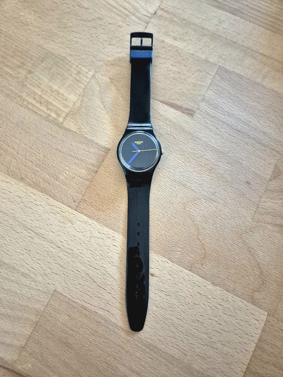 Schwarze Swatch Uhr 2