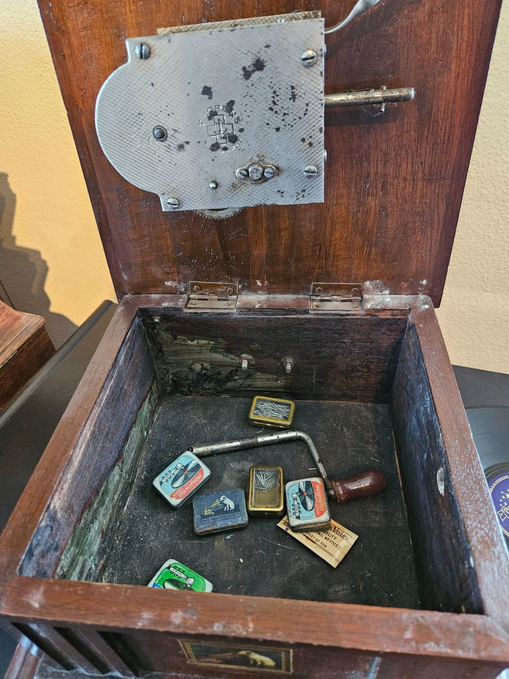 Plattenspieler: Antiker Grammophon "His Master's Voice" – Gebraucht aus Regensdorf von Ranti2 6