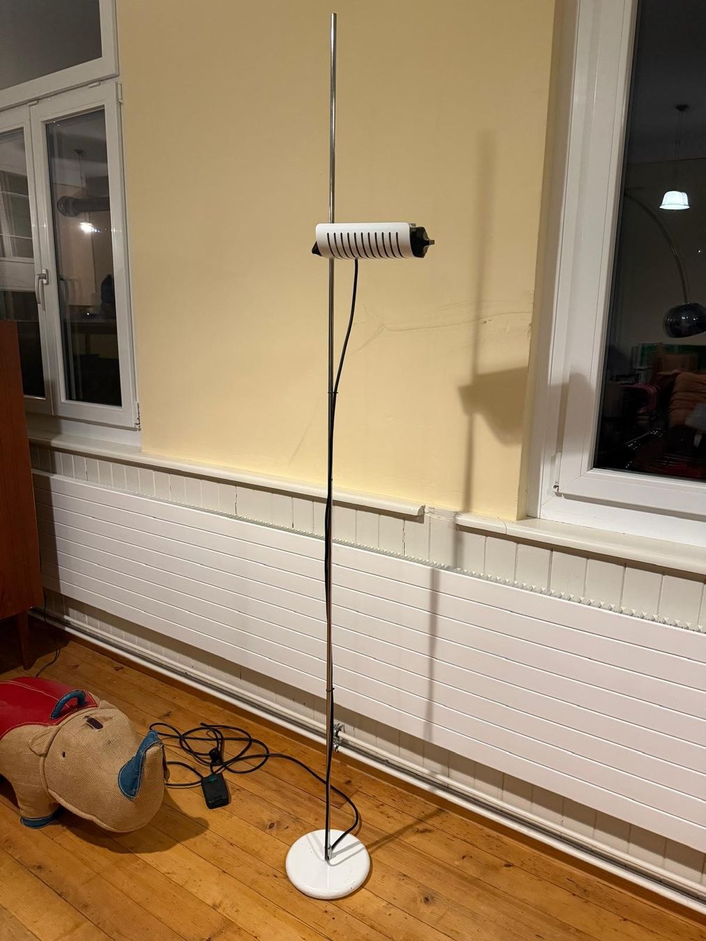 Oluce Lampen: Designer Stehlampe Joe Colombo Oluce 626 Halogen – Gebraucht aus Lichtensteig von Polsterwerk