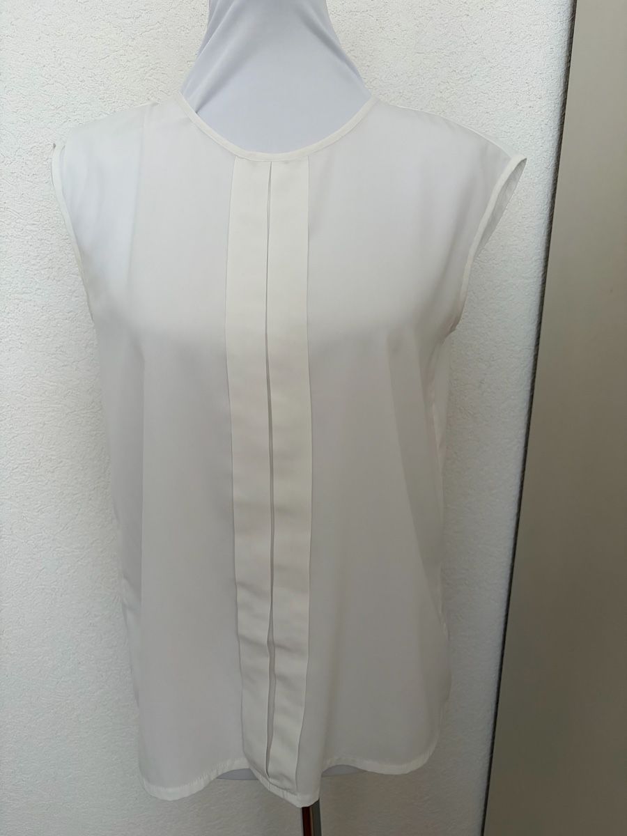Chemisiers: 8 short sleeve blouses – D'occasion à Münchenstein par ArleneLM 5