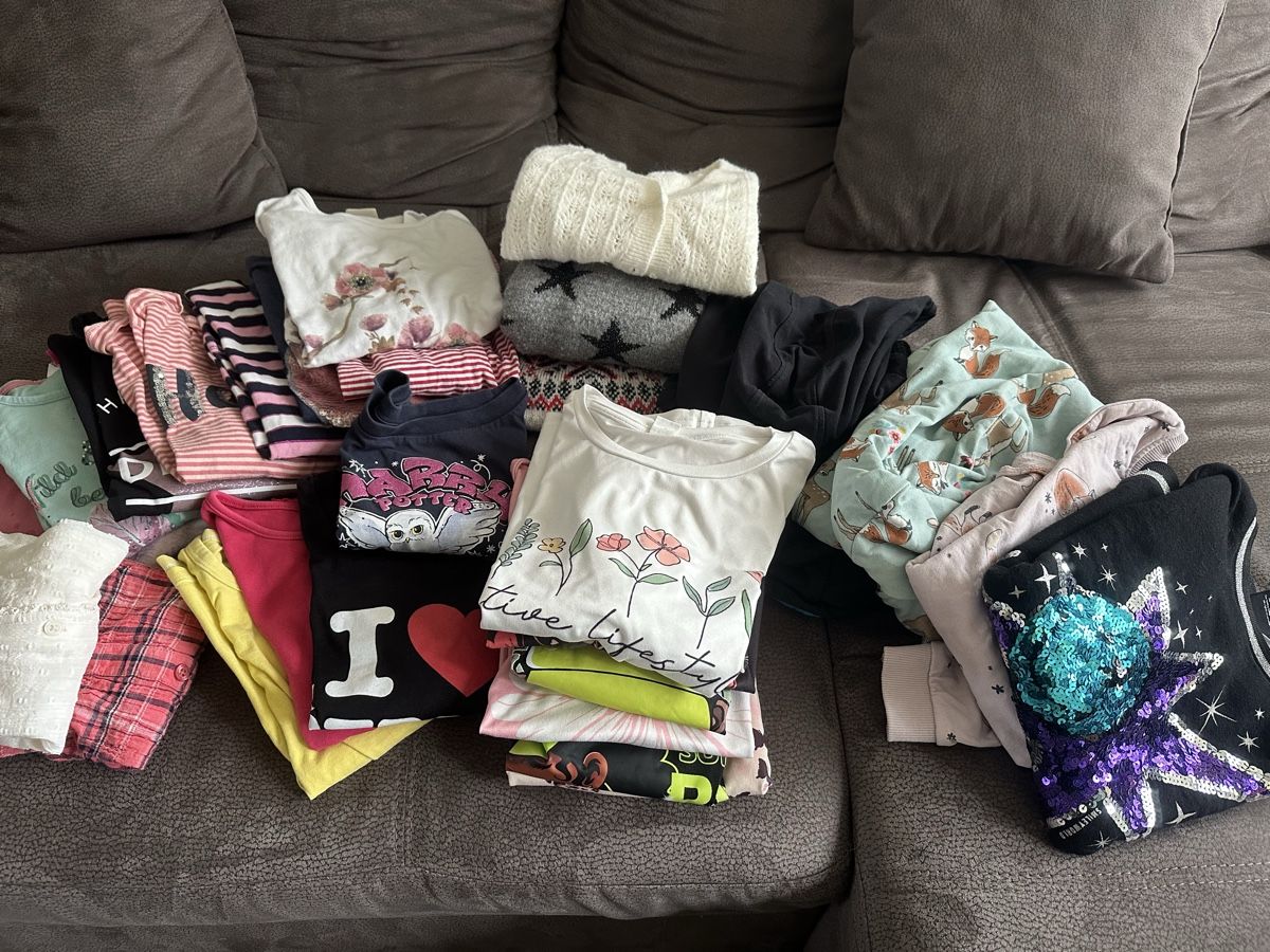 Lotti & Set di vestiti: Kleiderpaket – Usato da Rorschach venduto da Trisch84