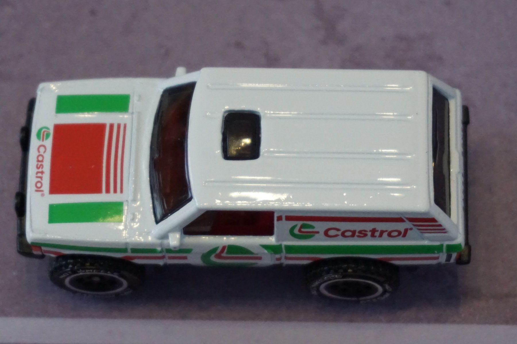 Hot Wheels Voitures modèles: HotWheels Range Rover Classic CASTROL TOP !!!!!!!!!!!!!!!! – D'occasion à Reiden par Doppeldecker69 4