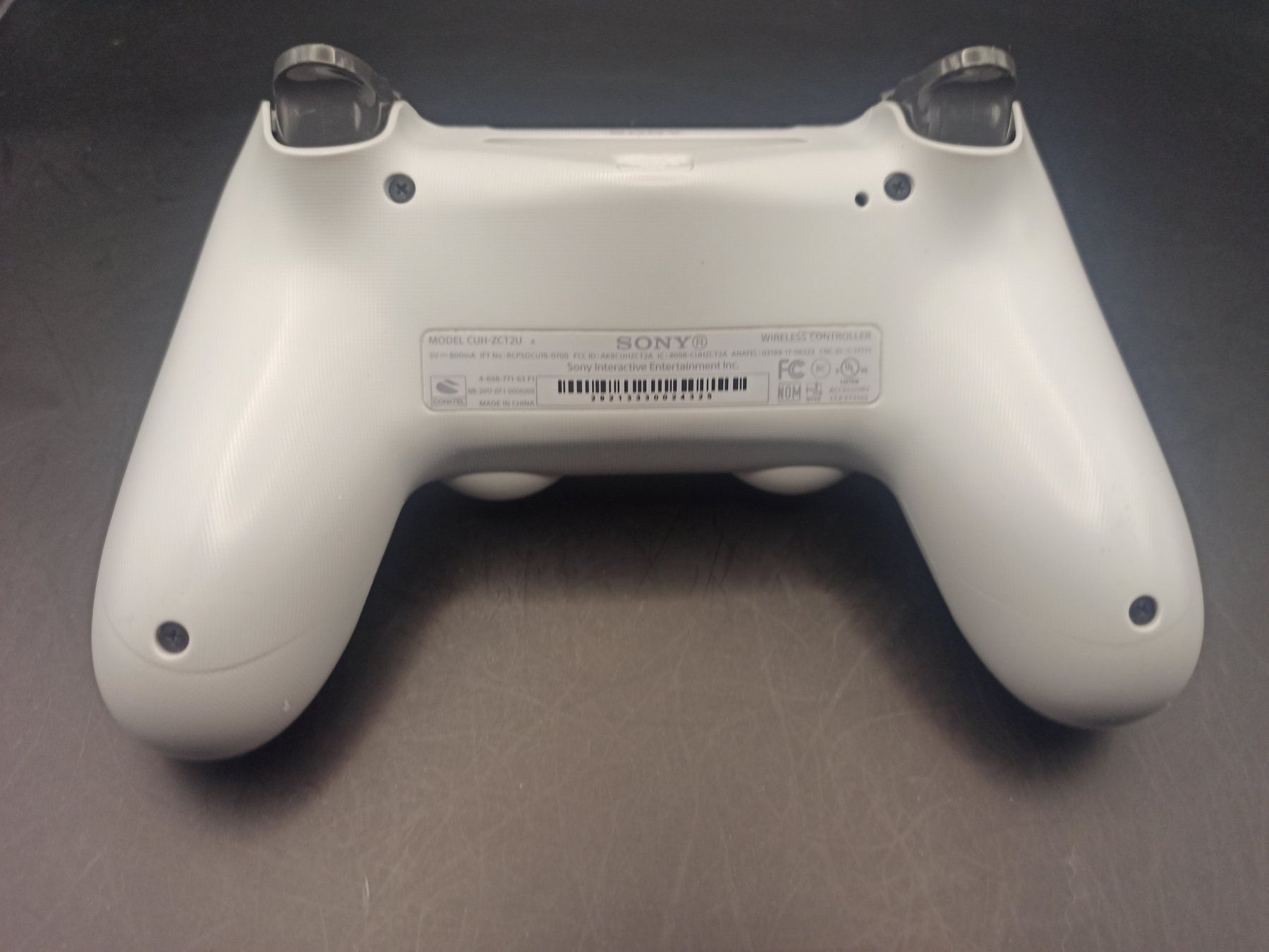 Manettes: Original Controller Sony PS4 Wireless DualShock 4 V2 WEISS – D'occasion à Oberweningen par mar_87mx 6