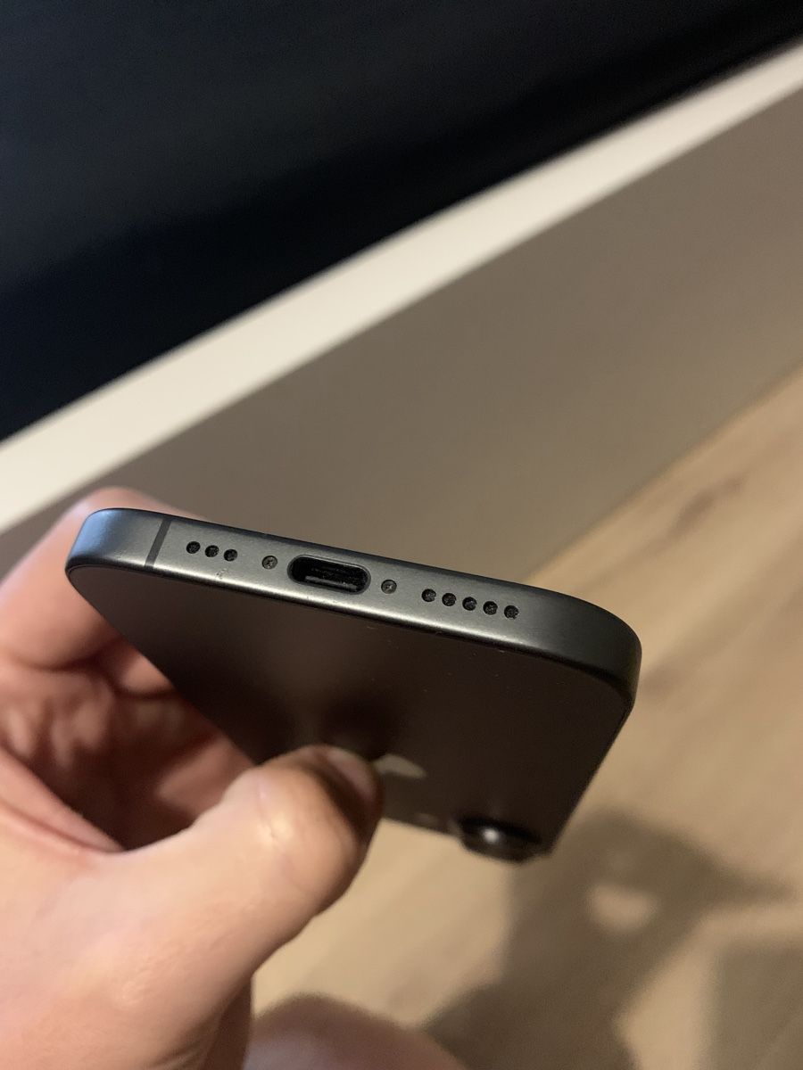 Apple Telefoni cellulari / Smartphones: Iphone 17 256 Black Wie neu – Nuovo (secondo la descrizione) da Embrach venduto da pau_jn8v 5