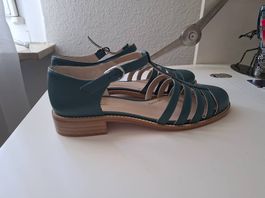 Ganz neue Tanzschuhe Madame Dynamite