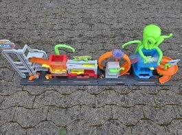 Hot Wheels City Octo Carwash Playset- Color Reveal