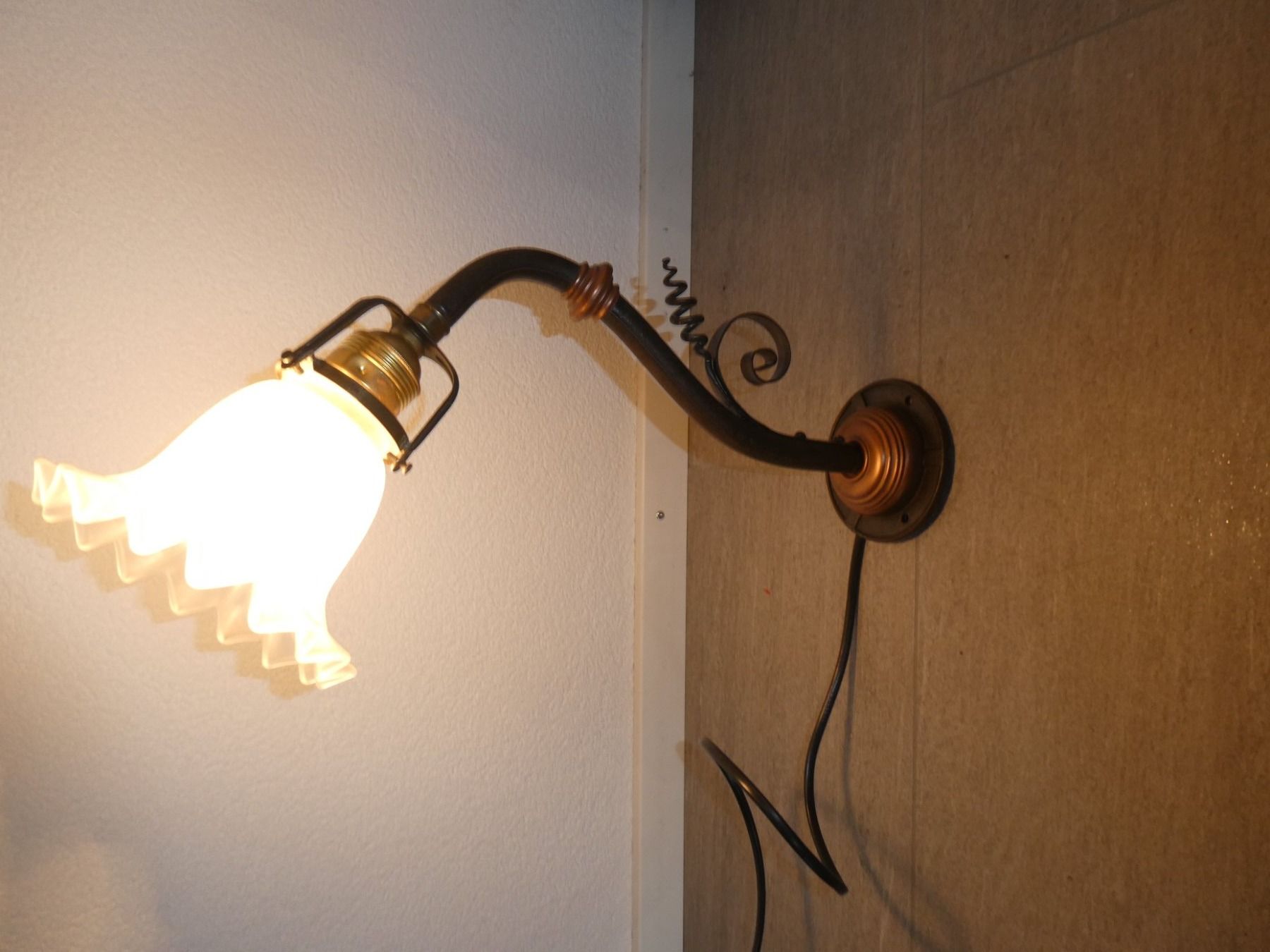 Lampade: Wand und Deckenlame Antik – Usato da Ernetschwil venduto da Kiwi200 1