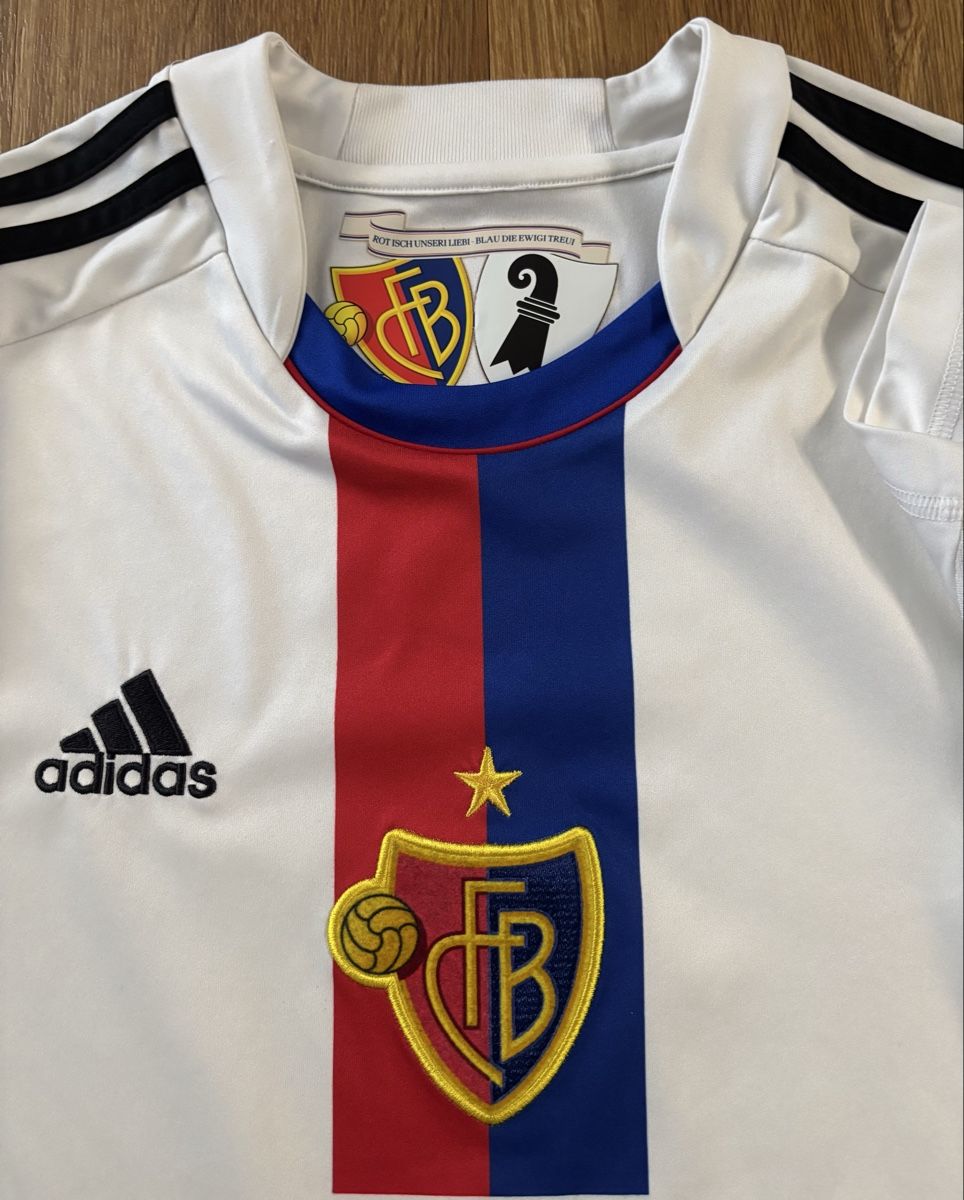Adidas Leibchen & Hosen: FC Basel Auswärtstrikot Saison 2012/2013 – Gebraucht aus Itingen von Julev 2
