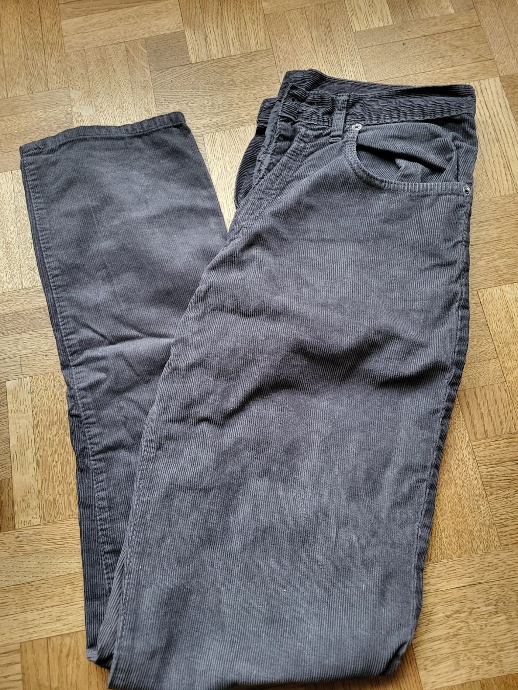 Pantaloni: Cord Hose, Magan Jeans grau Gr. 38 – Usato da Malters venduto da Veriberii