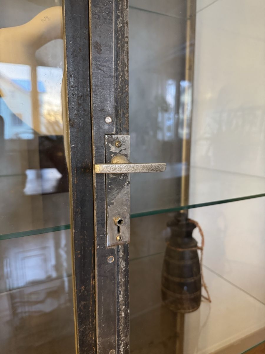 Vetrine: Vintage Vitrine - Industrial Design – Usato da Horgen venduto da BonnieBerlin 4