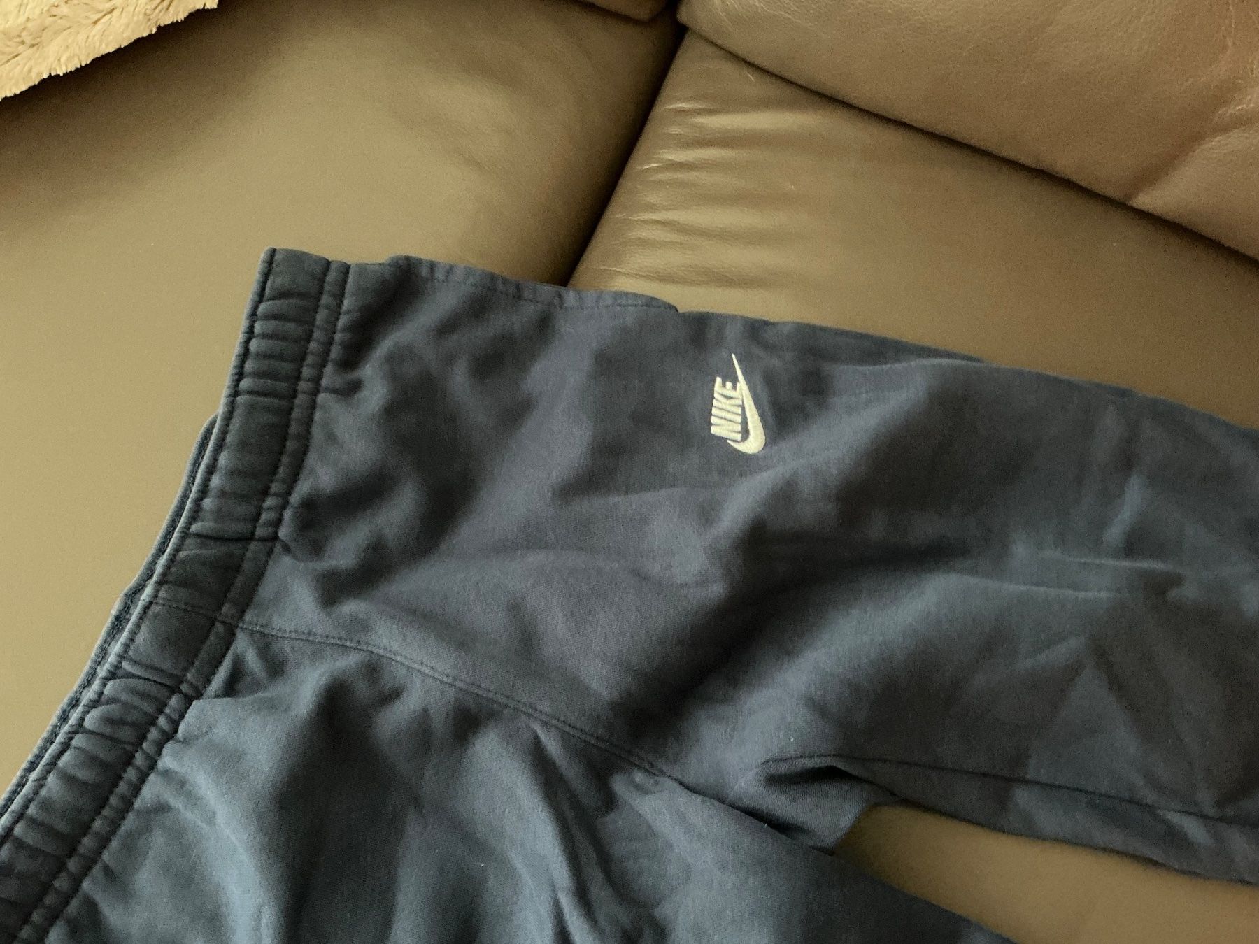 Nike Pantaloni: Nike Jogginghose, dunkelblau, Grösse S – Usato da Würenlos venduto da Chicca2004 1