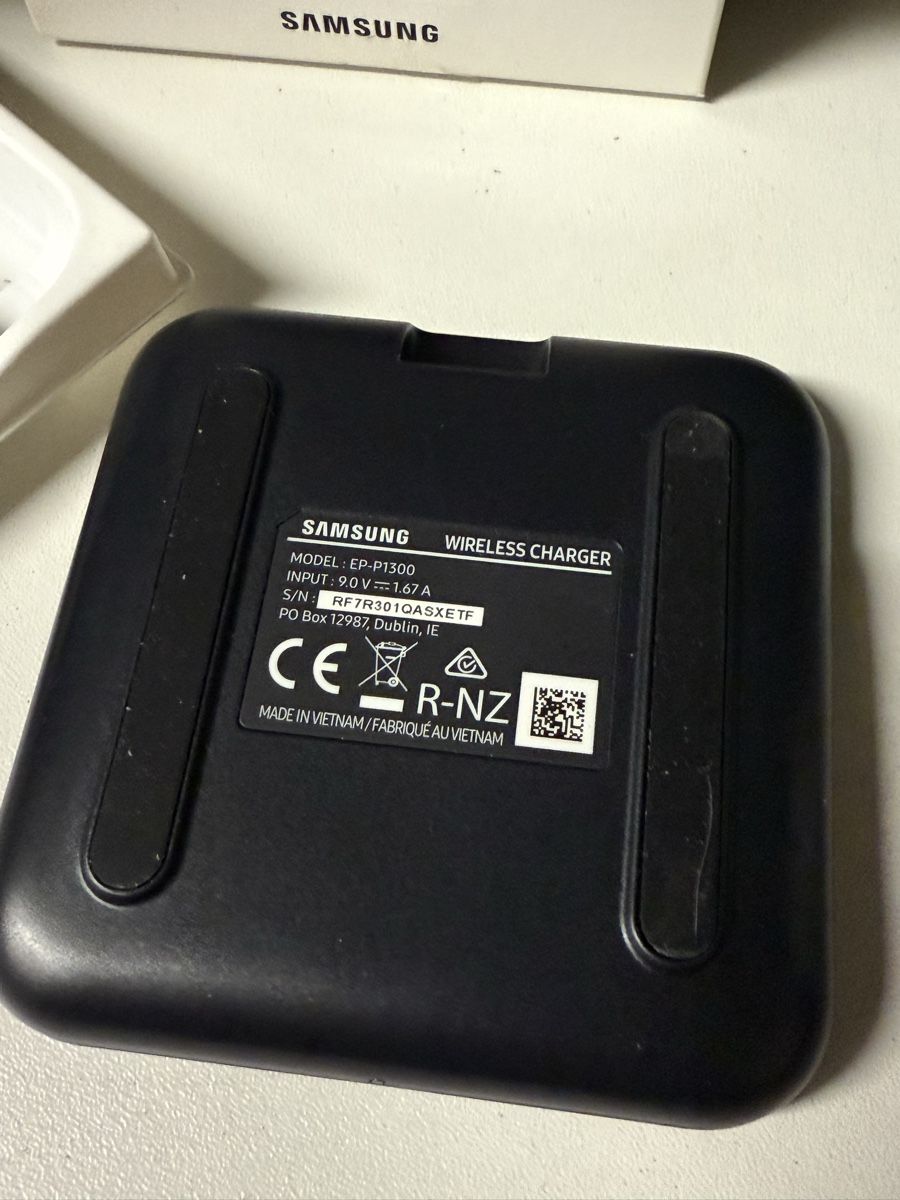 Chargements: Samsung Wireless Charger – Neuf avec emballage d'origine à Affoltern BE par _Kaeser_ 1