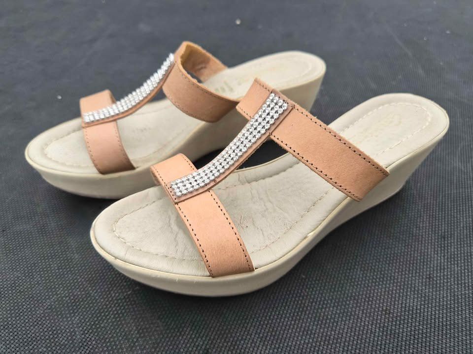Damenschuhe: Mules compensées CUIR & strass CARINA, pointure 40 – Gebraucht aus Agiez von chouchanelle 1