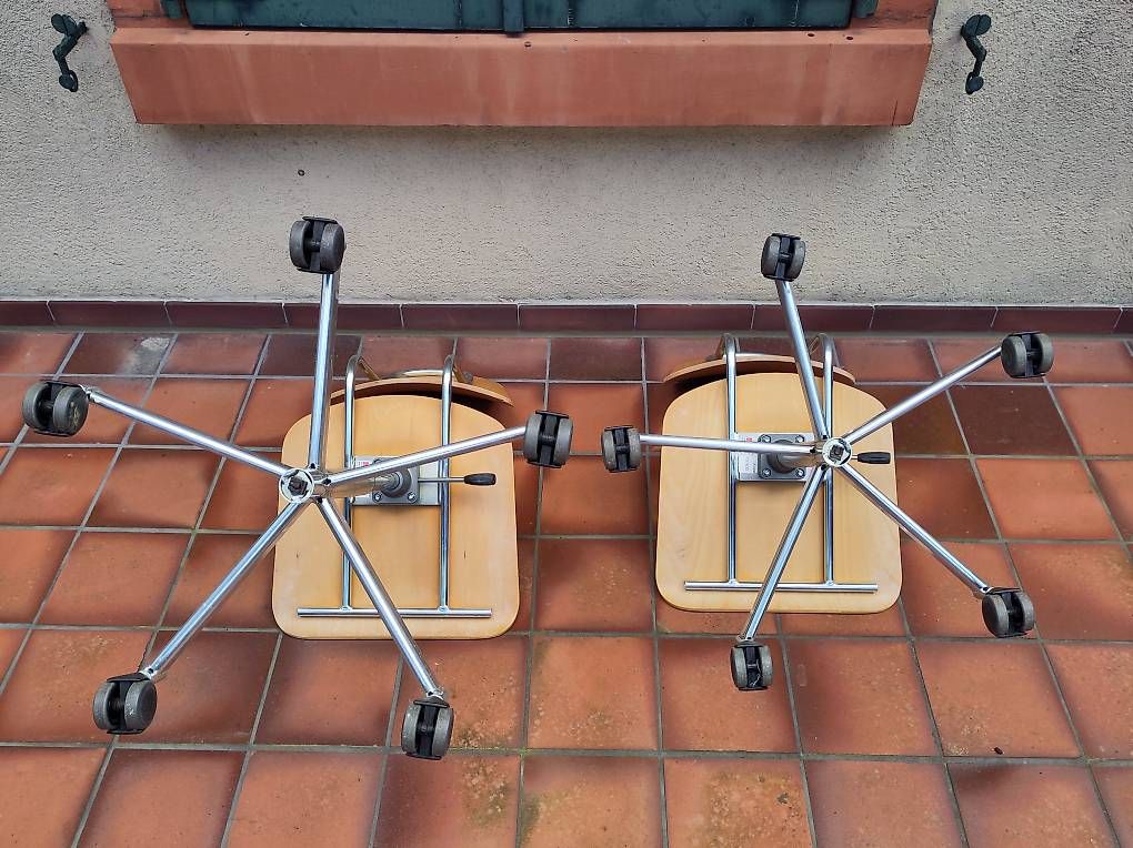 Embru Stühle: 2 Stühle mit Rollen von 'Embru' ein Schweizerprodukt! – Gebraucht aus Muttenz von Laeckerlihamschter 2