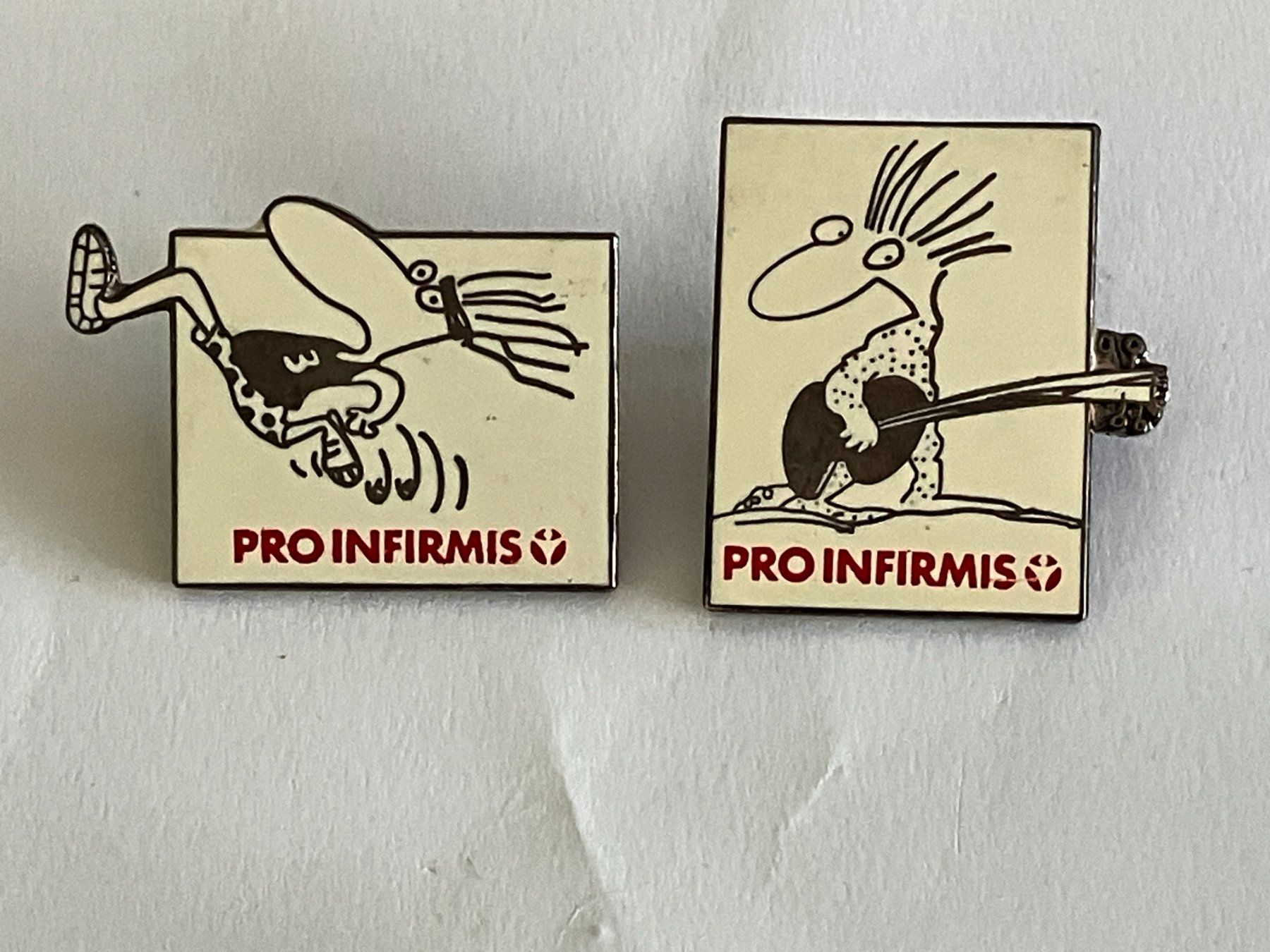 Plaquettes & Badges: 2 Pin Pro Infirmis – D'occasion à Basel par djwwpp
