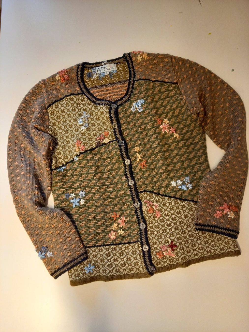 Giacche: Strickjacke Damen Landhausmode Grösse M – Usato da Ehrendingen venduto da rowe1315