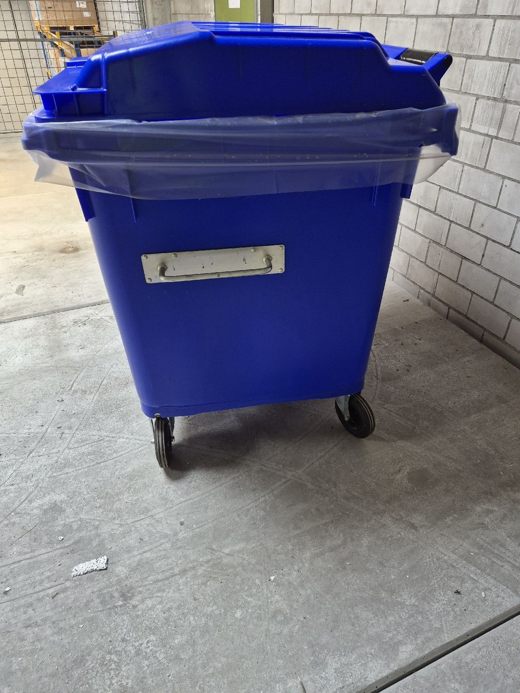 Altro per Ufficio & Commercio: Müllcontainer – Nuovo (secondo la descrizione) da Teufenthal AG venduto da ChT. 4