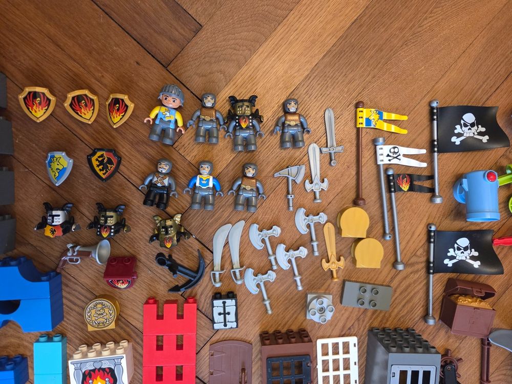 Grosses Lego Duplo Piraten / Ritter Set mit Haifisch! (Gebraucht) in ...