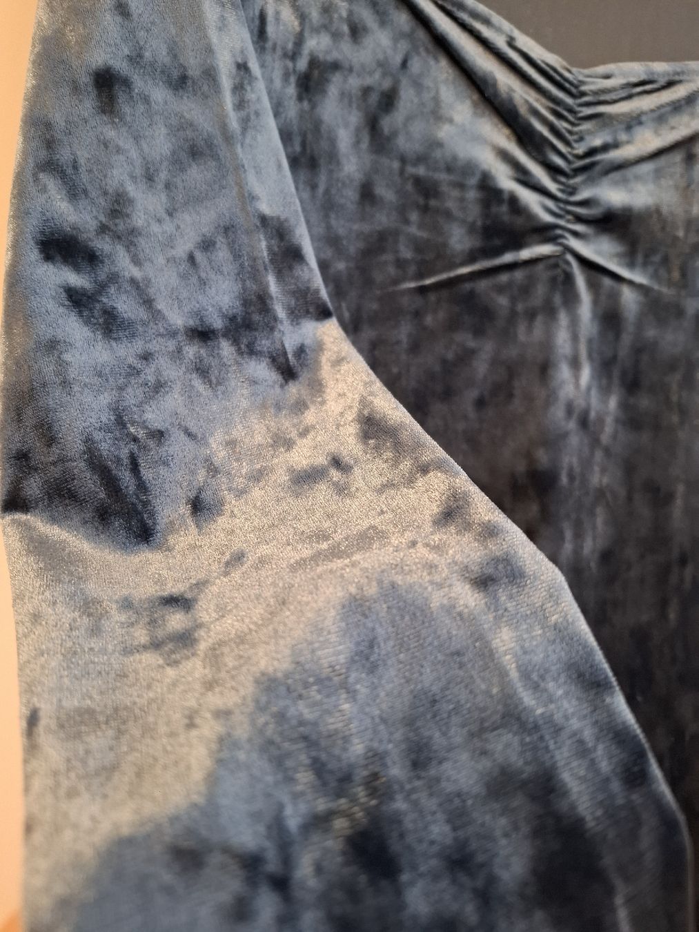 Vestiti: robe bleue marine en velour – Usato da Ecublens FR venduto da ame_y8tq 3