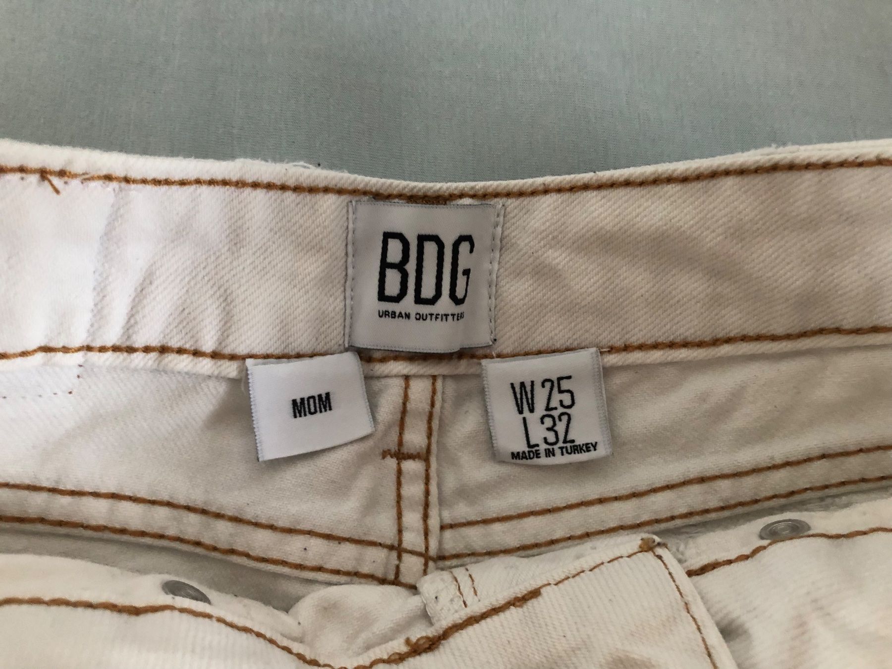 Jeans: Jeans blanc BDG taille XS – Gebraucht aus Le Crêt-p-Semsales von staglione69 1