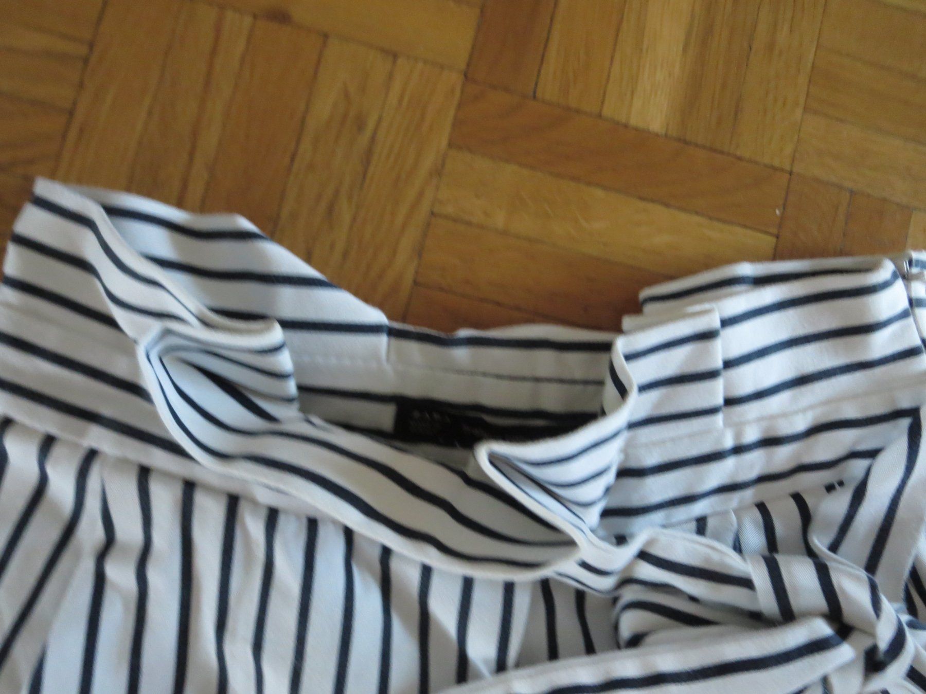 Zara Pantaloni: lässige Damen Shorts /Gr. XS – Usato da Wallisellen venduto da Arvenstube 1