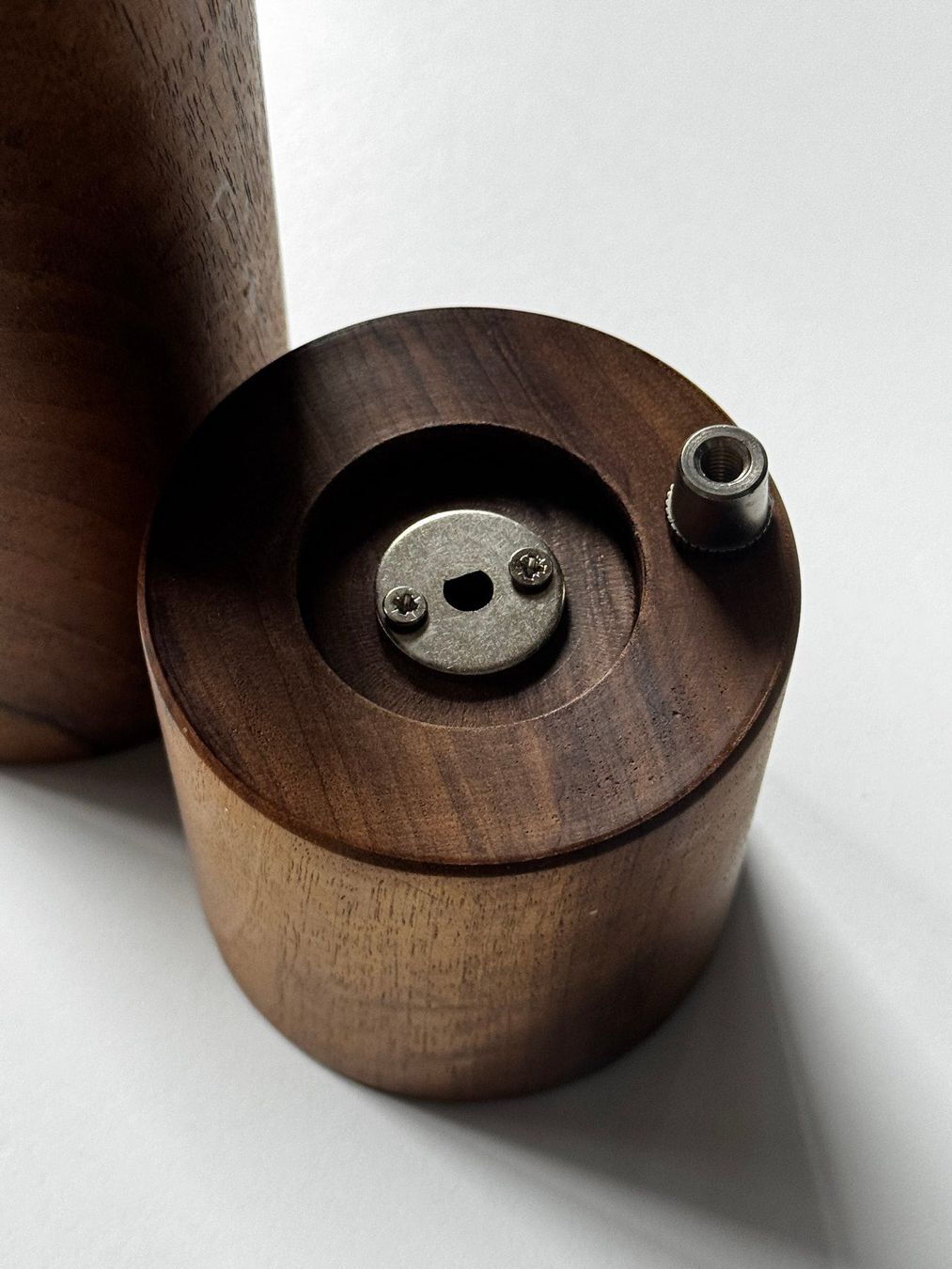 Elettrodomestici da cucina: Edle extra grosse Pfeffermühle in Nussbaum Holz, 40cm Höhe – Usato da Baar venduto da qsi2005 6