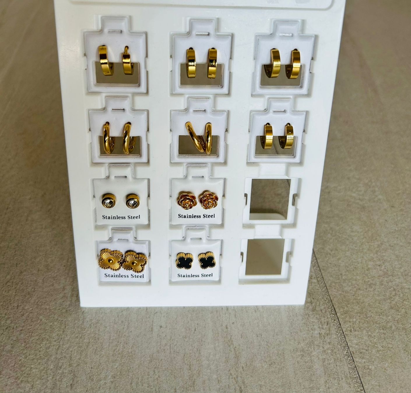 Orecchini pendenti & Orecchini a lobo: 🌟 Goldene Ohrringe Set - Neu – Nuovo e nell'imballaggio originale da Winterthur venduto da Box4Fun