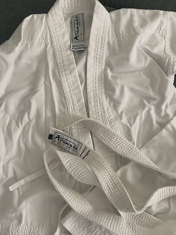 Kimonos: Karate Anzug – Gebraucht aus Aesch BL von drFrodo 2