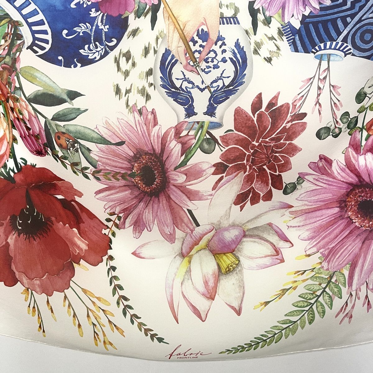 Fabric Frontline Foulard & Sciarpe: FABRIC FRONTLINE New Large Handpainted Silk Scarf – Nuovo e nell'imballaggio originale da Emmen venduto da Nightingale_2022 1