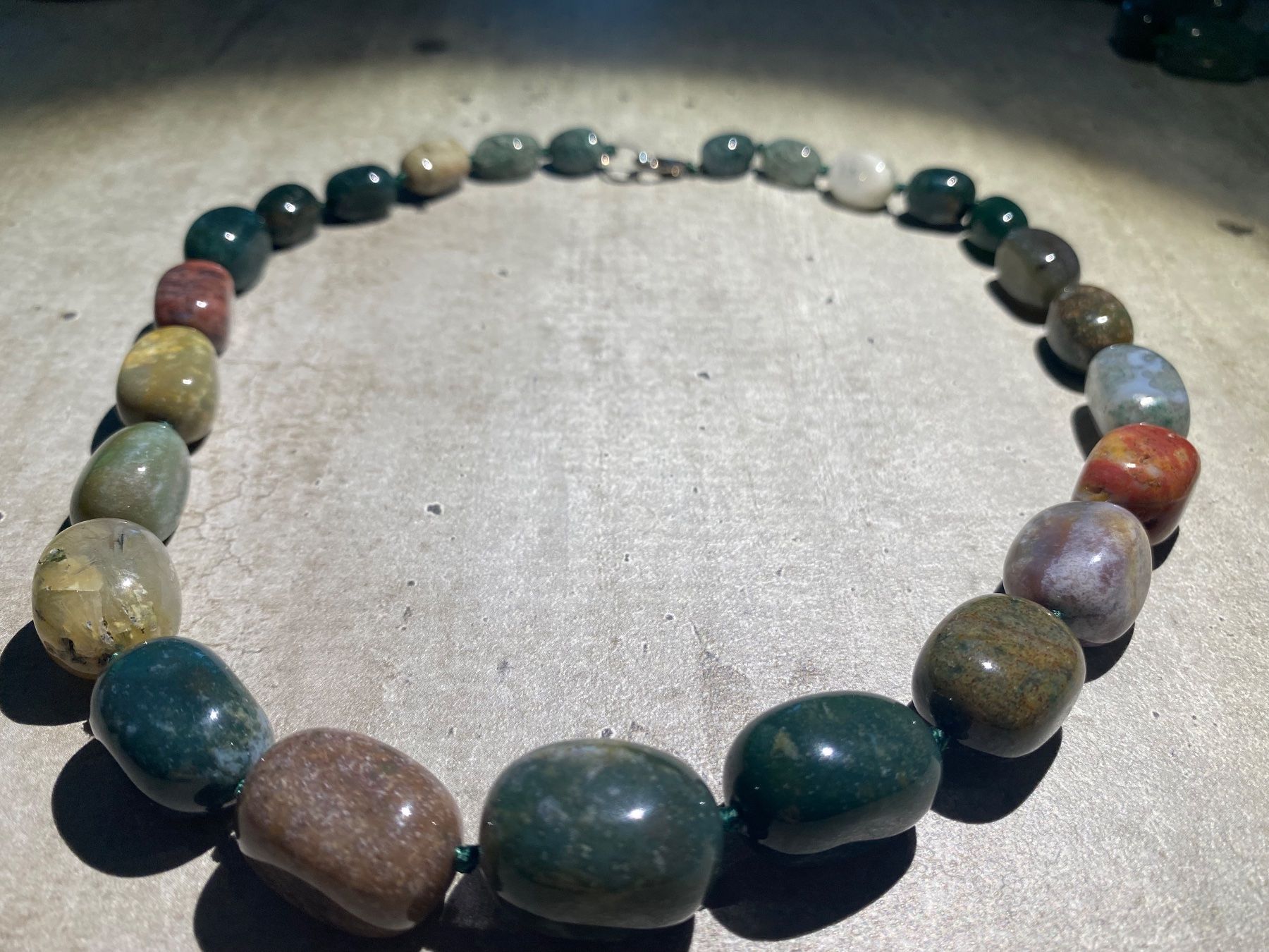 Ketten: Edelstein Halskette - multicolor Jade – Neu und originalverpackt aus Laax GR von krippenfiguren-laax 2