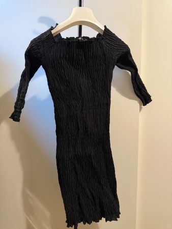 Schickes, kurzes, schwarzes Minidress von Zara