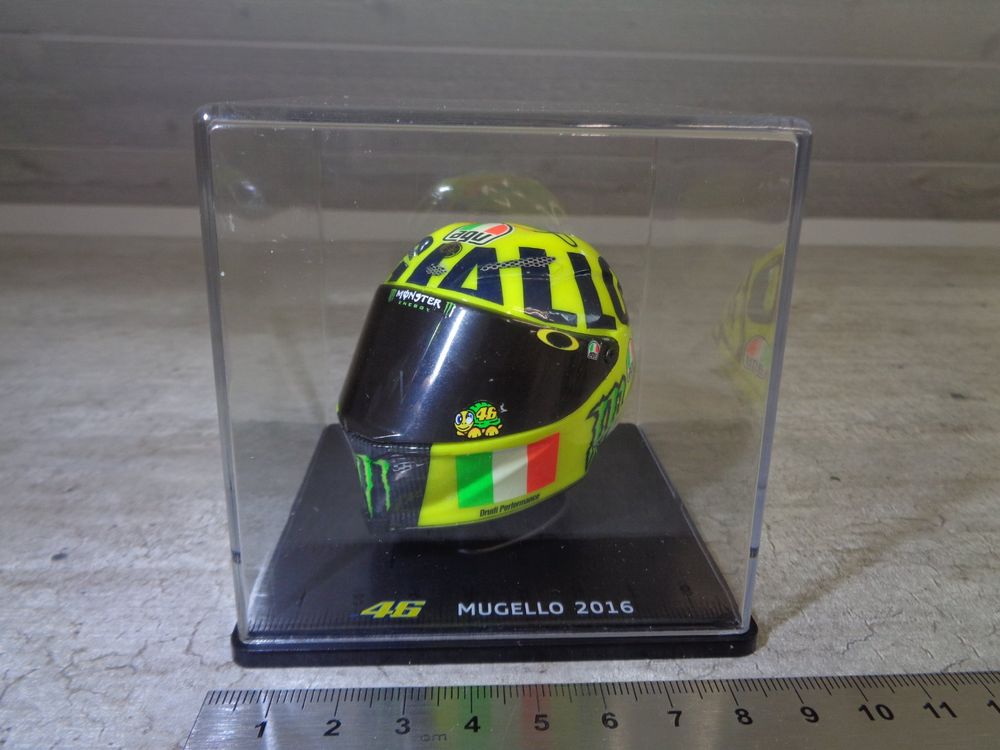 MINICHAMPS VALENTINO ROSSI Modèle 1/10 AGV Casque Moto Yamaha 2015