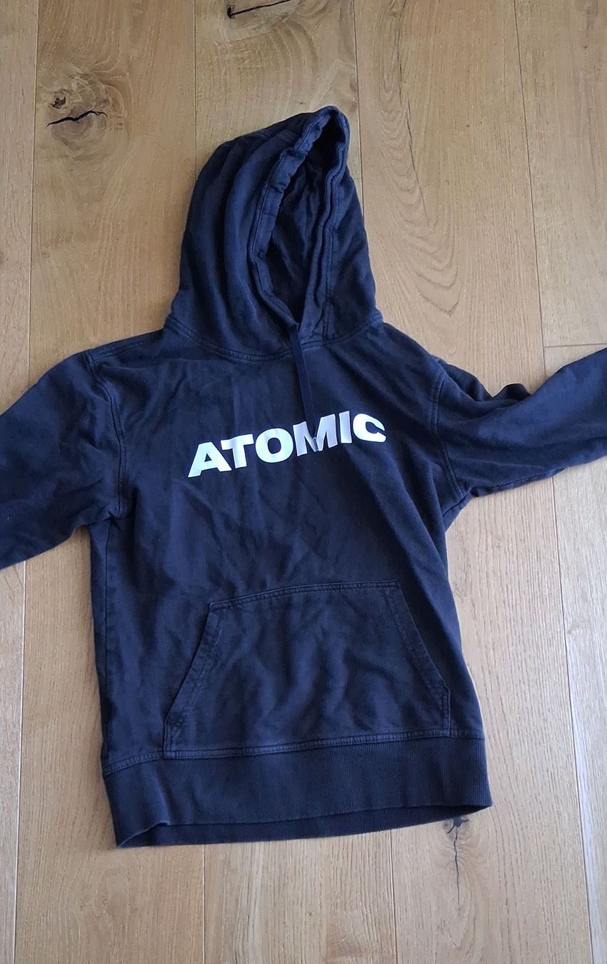 Maglioni & Felpe: Atomic Kapuzenpullover in Schwarz, Grösse 152 – Usato da Haslen AI venduto da stefanieb1994 1