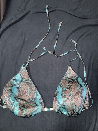 Bikini top 36 tenezis