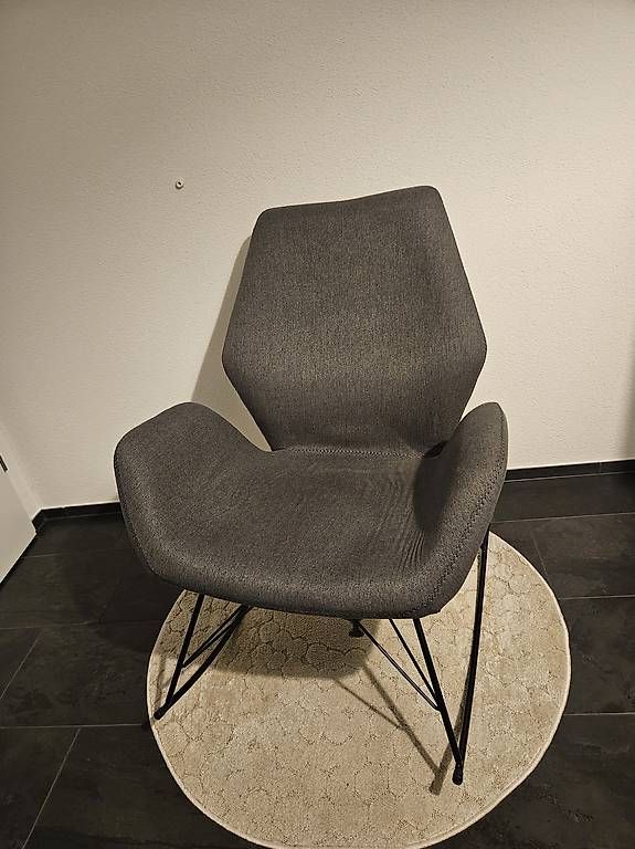 Stühle: Schaukelstuhl inkl Teppich  – Gebraucht aus Saland von zwergli90