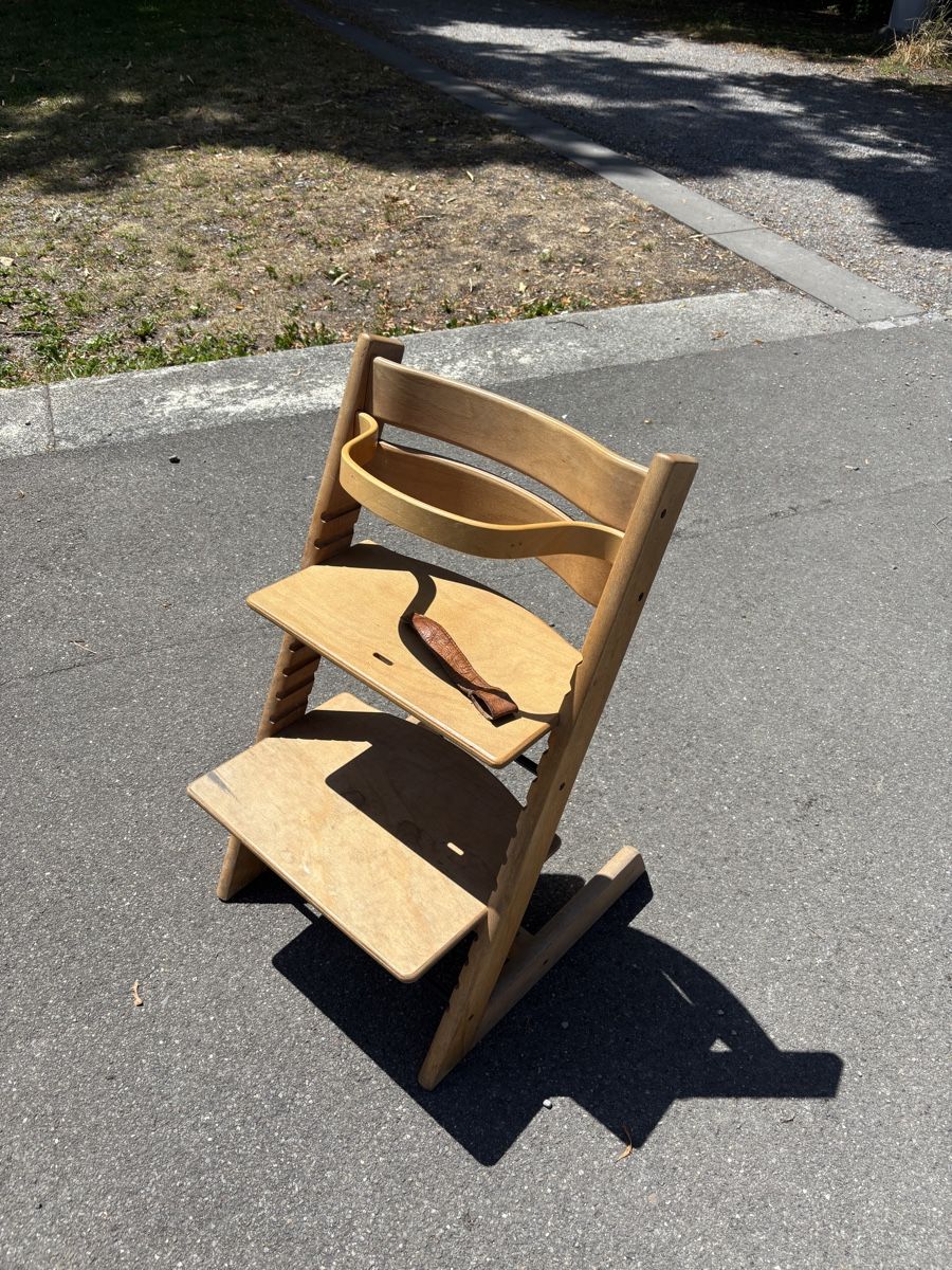 Stokke Seggioloni: Holz Kinderhochstuhl "Tripp Trapp" – Usato da Zuerich venduto da snkempf