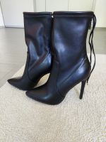 Stiefeletten mit Absatz von PRETTYLITTLETHING, Gr. 38