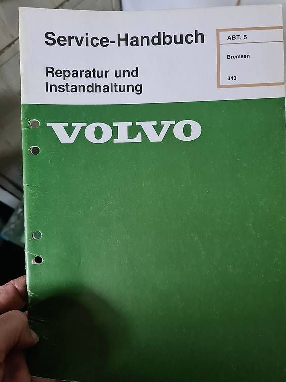 Libri: 2 Werkstatthandbuch Volvo 343 Bremsen &Achsantrieb – Usato da adligenswil venduto da Geryemm 1