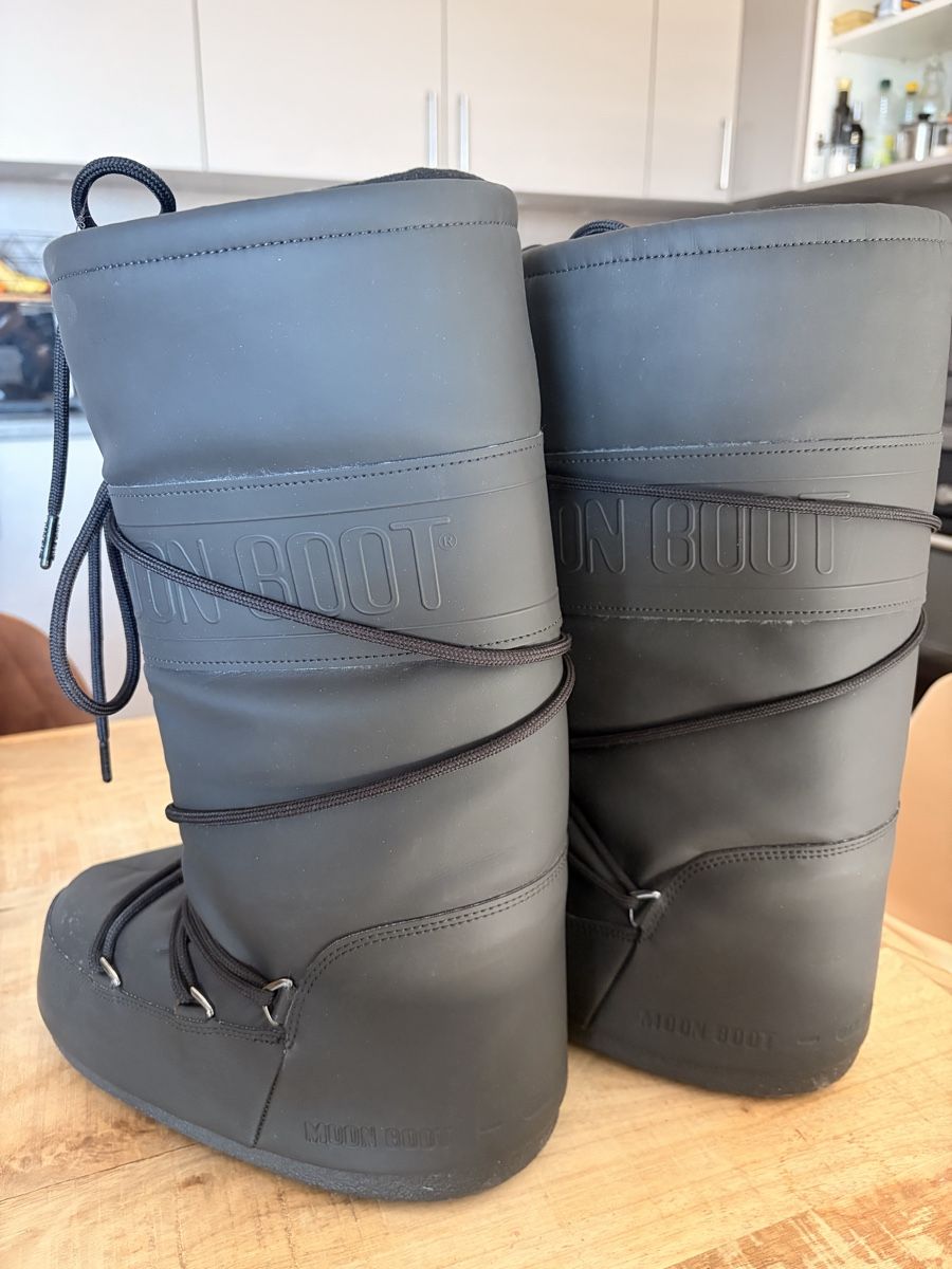 Moon Boot Damenschuhe: Moon Boot noires – Taille 39/41 – Gebraucht aus Crans VS von yor_n5h8 1