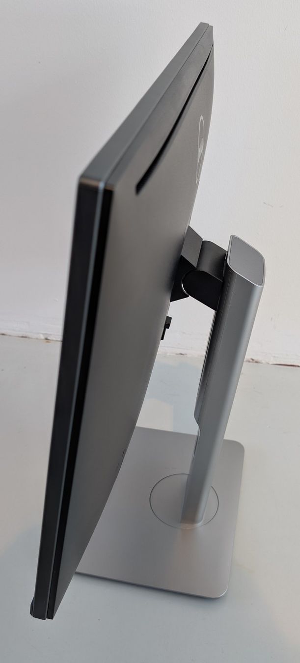 Dell Monitor: DELL U2415b 24" Monitor – Usato da Dietlikon venduto da ComdatAG 1