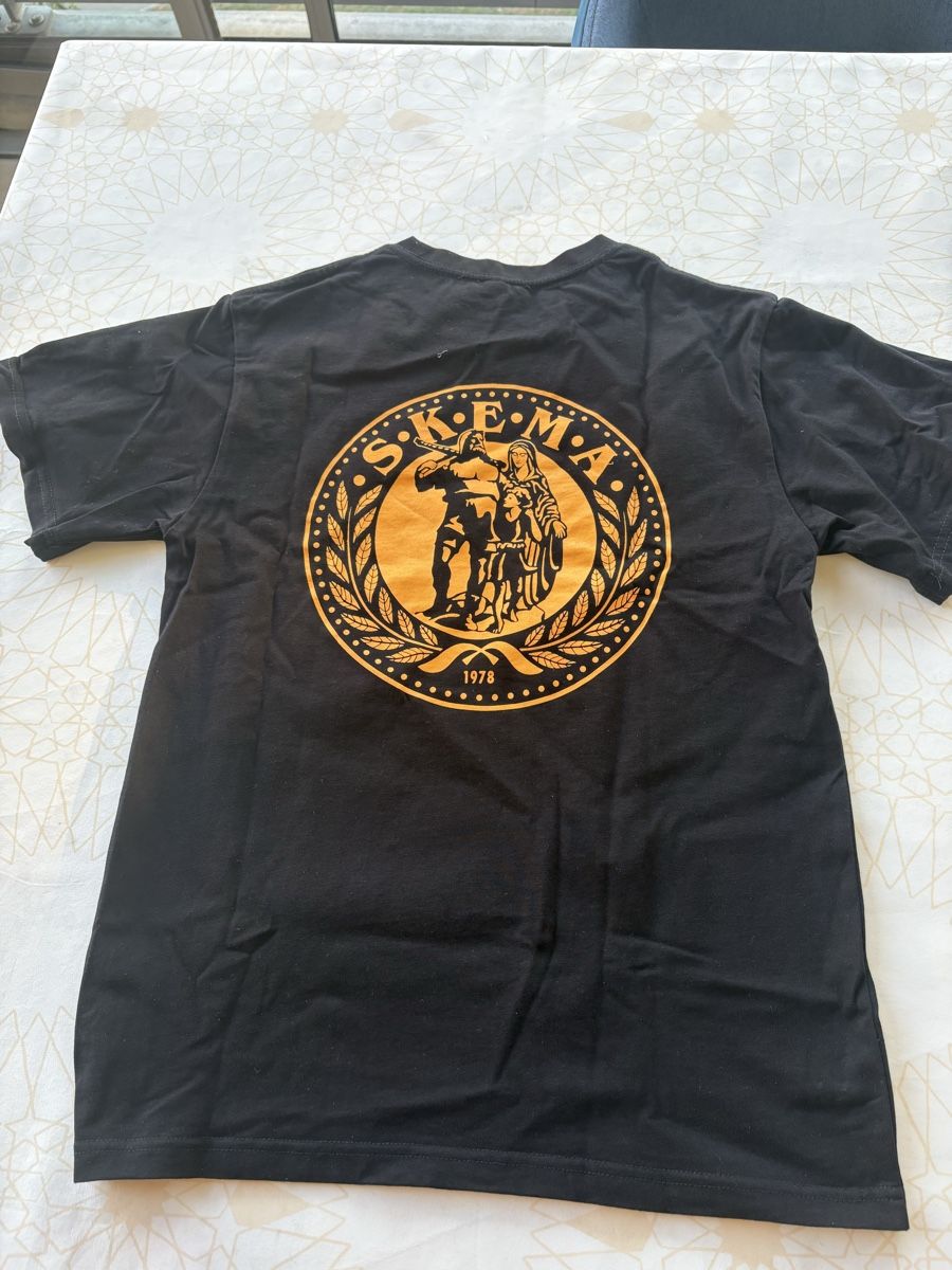 Camicie, T-shirt & Polo: T Shirt Skema – Nuovo (secondo la descrizione) da Zürich venduto da Moskitia 2